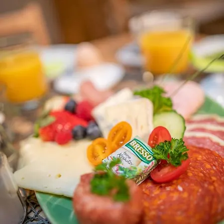 Gaestehaus Am Stadttor 3* Наумбург